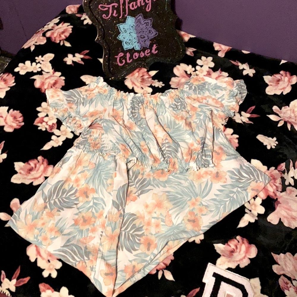Ocean Drive Hawaiian Print 2 piece outfit.